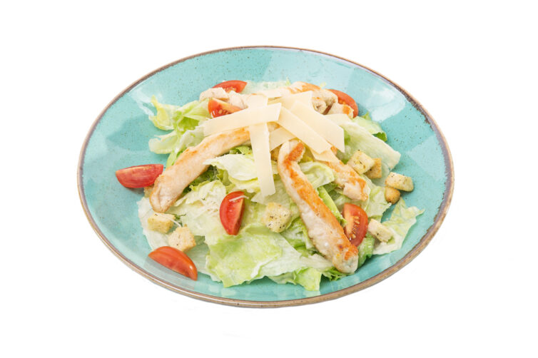 Salata Caesar cu piept de pui