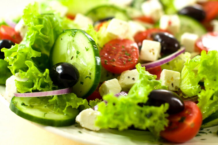 Salata de rosii si castraveti