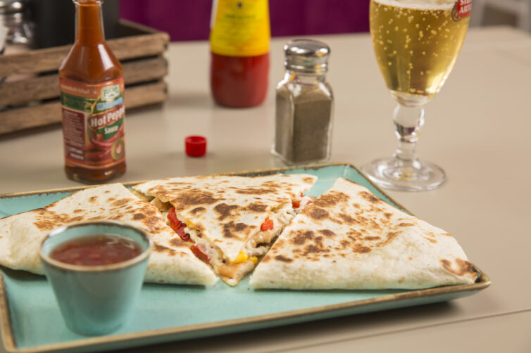 Quesadilla cu pui si legume - imagine 2